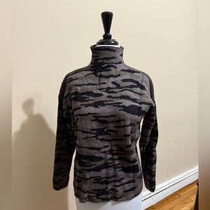 Tahari camo turtleneck sweater. EUC.
